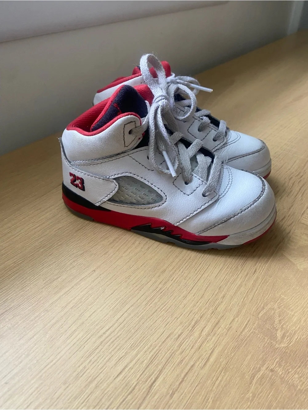 AIR JORDAN 5 RETRO FIRE RED LIFESTYLE SHOE 8c